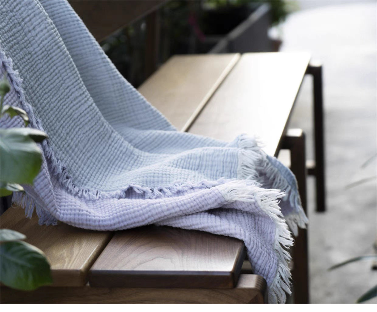 Cozy Dual-Color Cotton Throw Blanket – Reversible & Lightweight