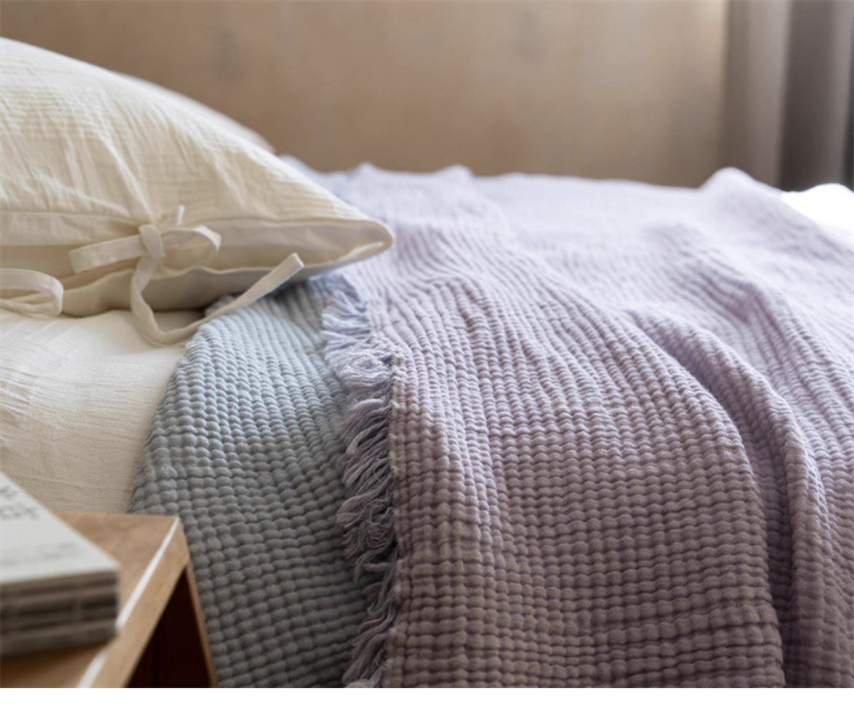 Cozy Dual-Color Cotton Throw Blanket – Reversible & Lightweight