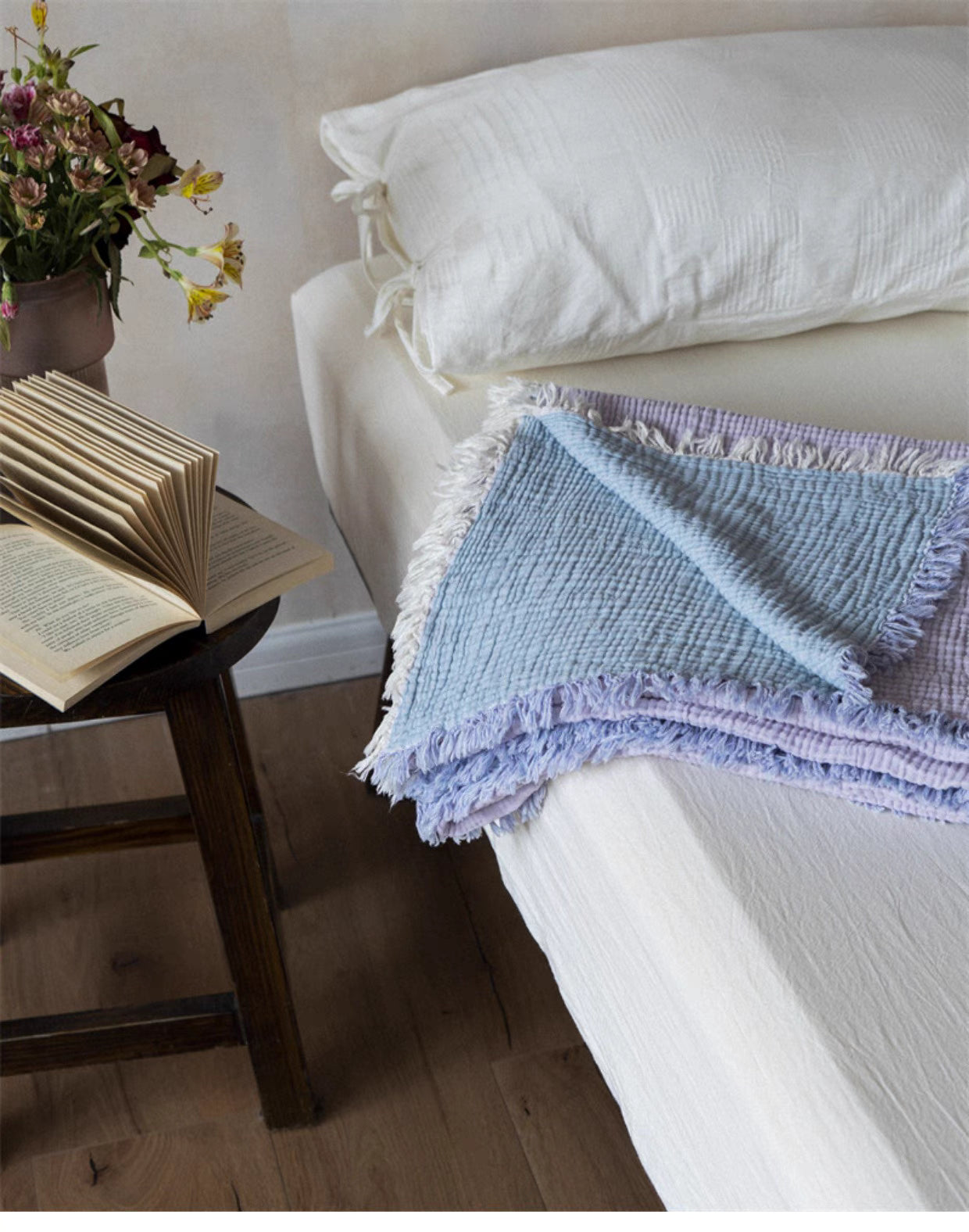 Cozy Dual-Color Cotton Throw Blanket – Reversible & Lightweight