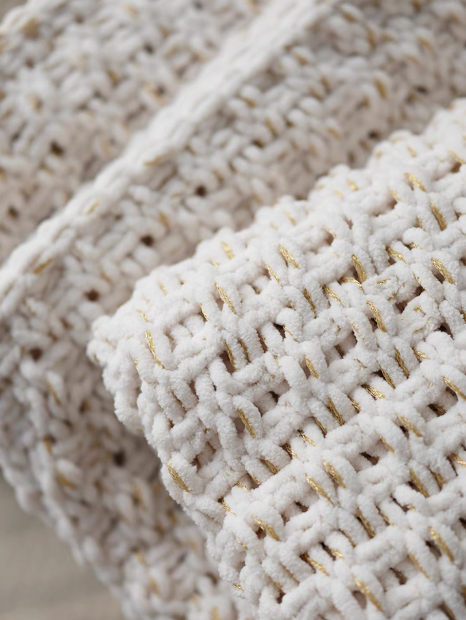 GOLD Pure Chunky Knit Throw Blanket