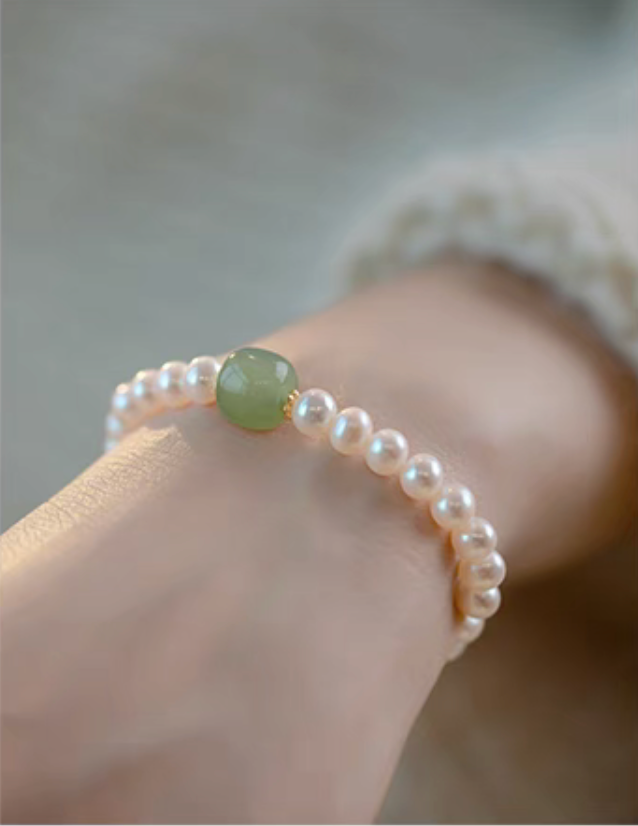 Vintage Jade and Pearl Bracelet