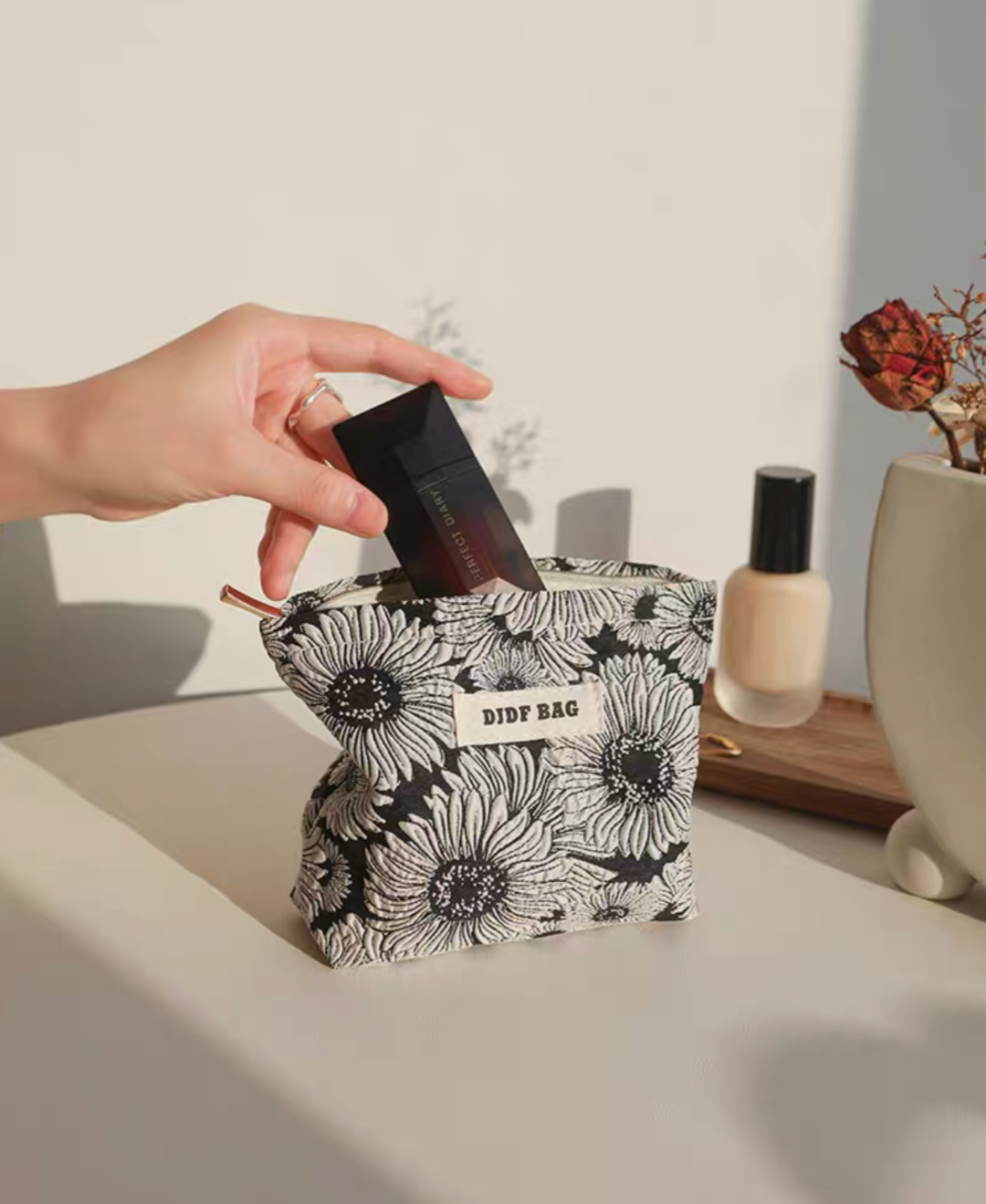 Daisy Travel Makeup Bag