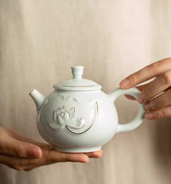 Yingqing Lotus Relief Ceramic Teapot