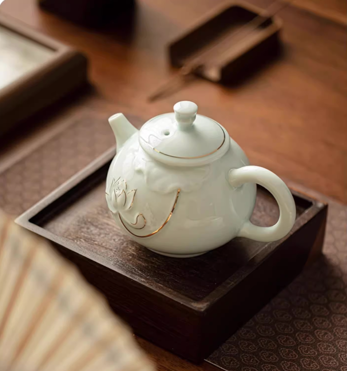 Yingqing Lotus Relief Ceramic Teapot